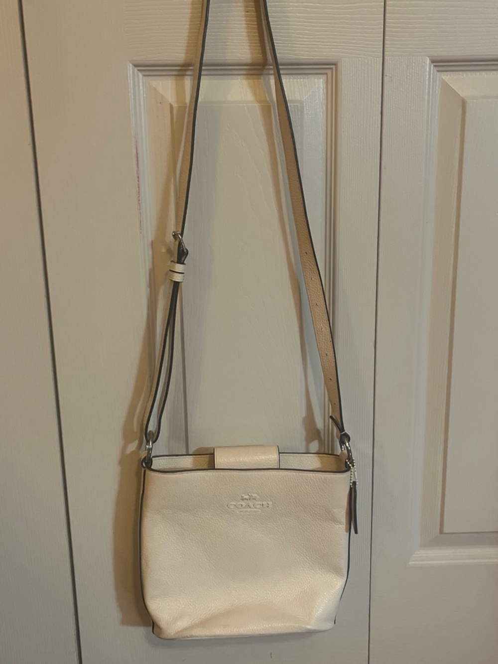Coach purse - Picture 2 of 4